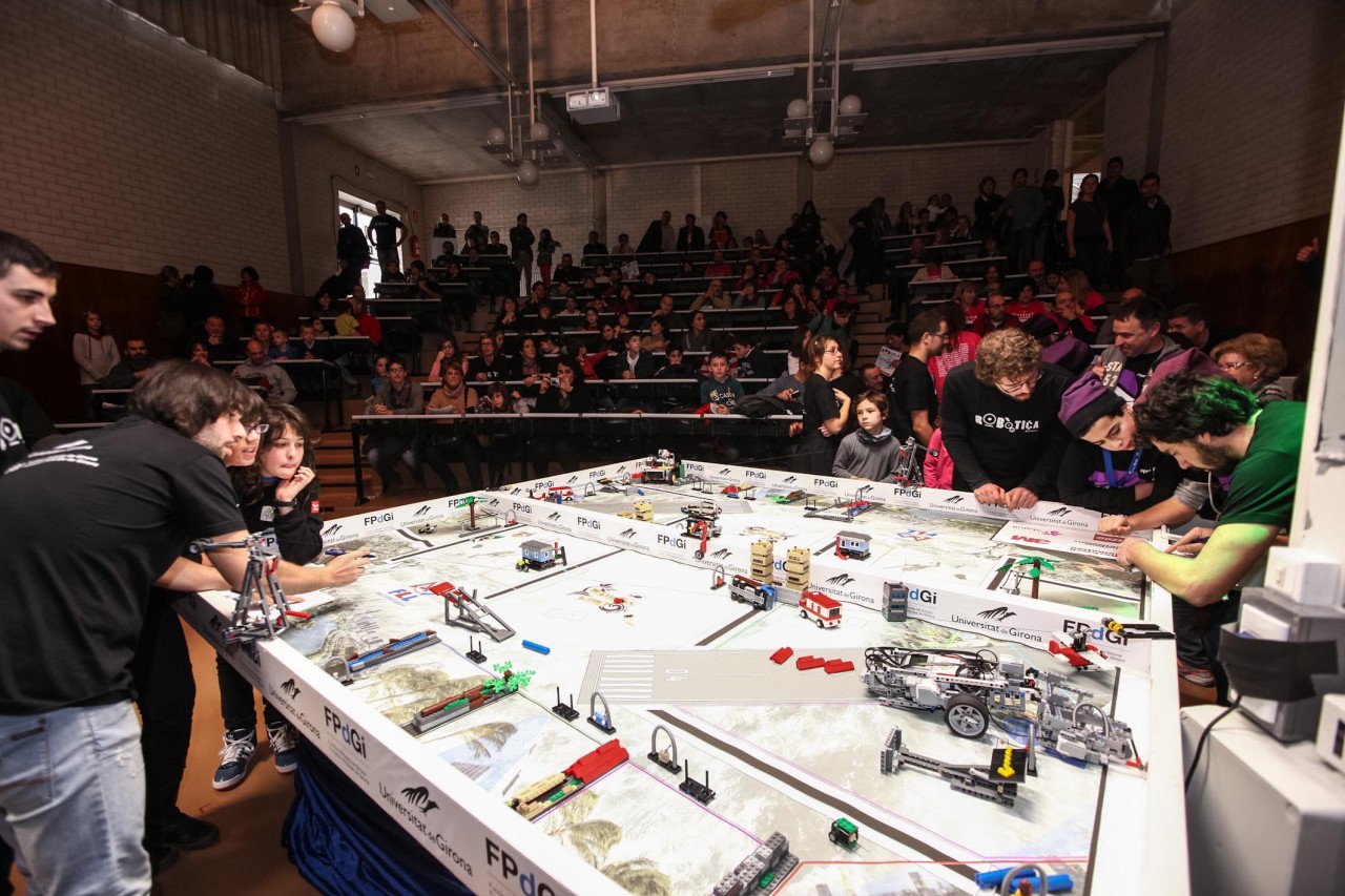 Santo reposo Subir y bajar El control de los desastres naturales, reto para más de 200 jóvenes en una  nueva edición de la FIRST LEGO League en Girona - FPdGi